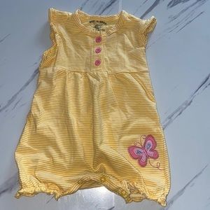 Wan-a-Beez baby girl yellow and white striped onesie jumper, 3 button, Sz 6-9mo
